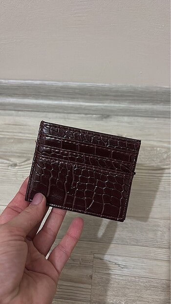 Bordo kroko desen kartlık
