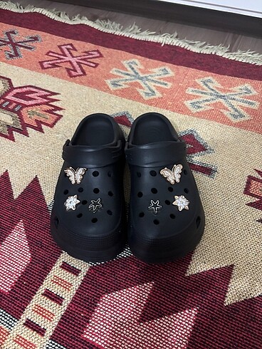 Taşlı crocs terlik