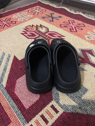 36 Beden Taşlı crocs terlik