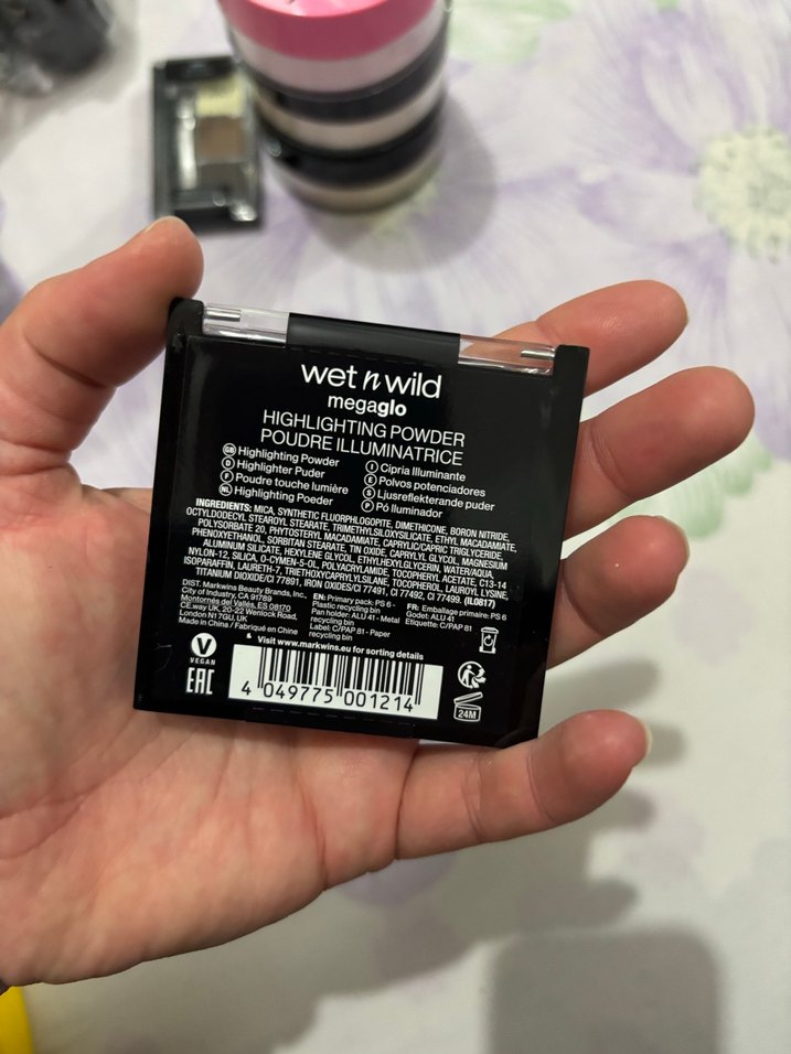 Wet n Wild Blossom Glow Aydınlatıcı - Görsel 2