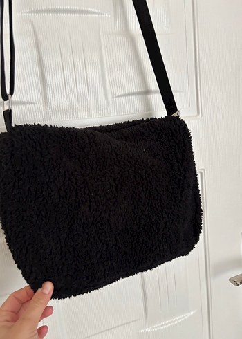 Beden Siyah Peluş Detaylı Günlük Kadın Çanta