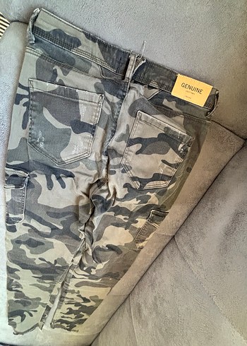 Bershka Asker yeşili Jean