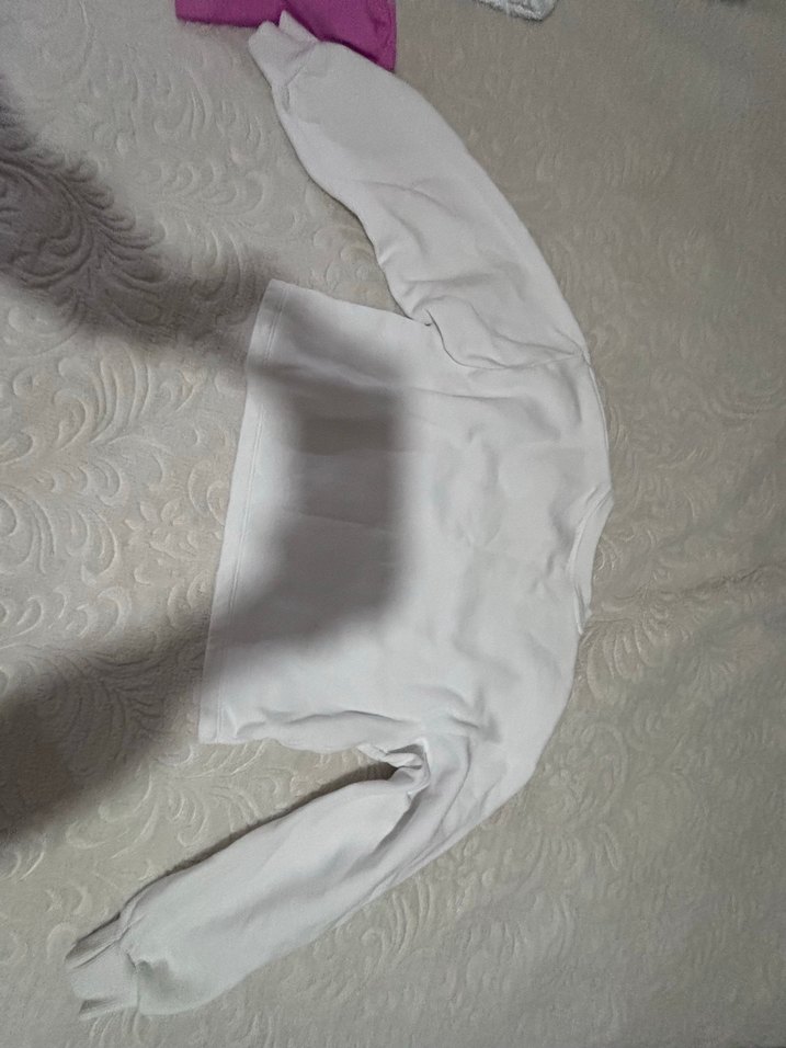 Beyaz Mickey Mouse Baskılı  Crop Kadın Sweatshirt - Görsel 4