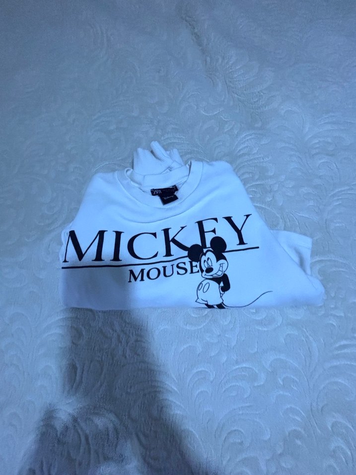 Beyaz Mickey Mouse Baskılı  Crop Kadın Sweatshirt - Görsel 3