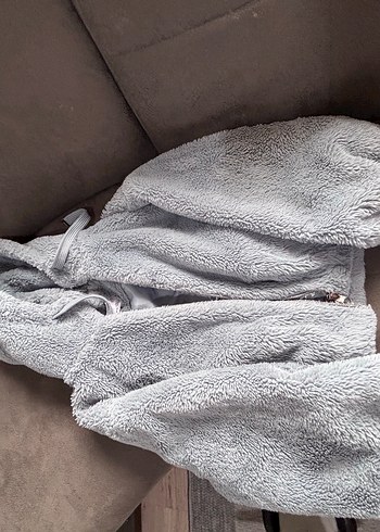 Gri Kapüşonlu Peluş Kadın mont - Görsel 3