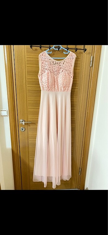 Pembe elbise