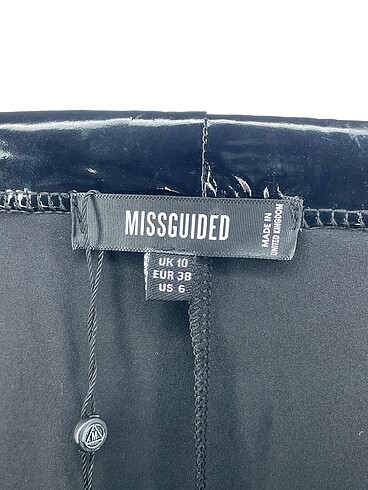 38 Beden siyah Renk Missguided Mini Şort %70 İndirimli.