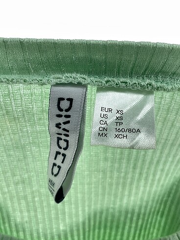 xs Beden çeşitli Renk H&M T-shirt %70 İndirimli.