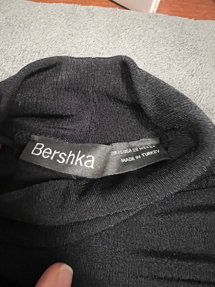 BershkaSiyah Uzun Kollu Yüksek Yakalı Triko Elbise - Görsel 2