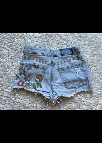 Bershka Nakışlı Bohem Mavi Mini Kot Şort - Görsel 3