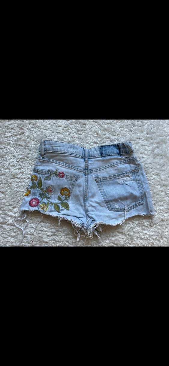 Bershka Nakışlı Bohem Mavi Mini Kot Şort - Görsel 3