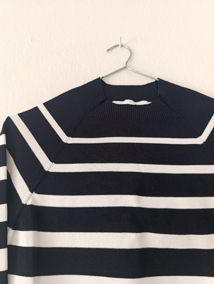 Siyah Beyaz Çizgili Kadın Triko Kazak - Görsel 2