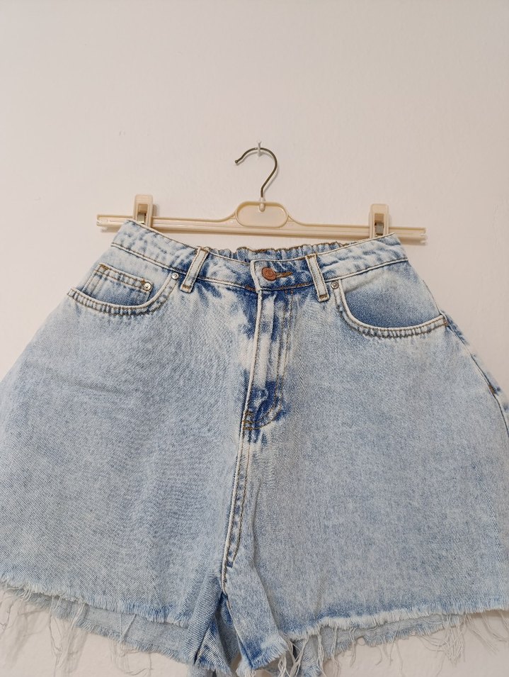 Mavi Batik Desenli Salaş Mini Kot Şort - Görsel 2