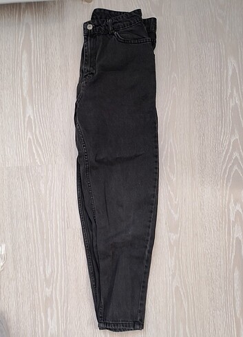 Siyah soluk efektli mom jeans