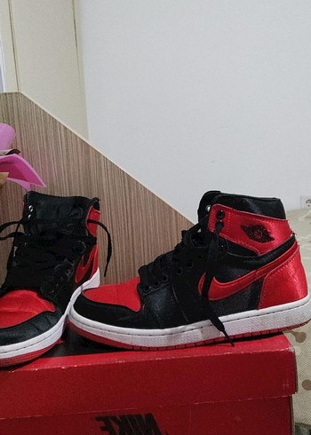 Nike Kadın Kırmızı Siyah Spor Ayakkabı