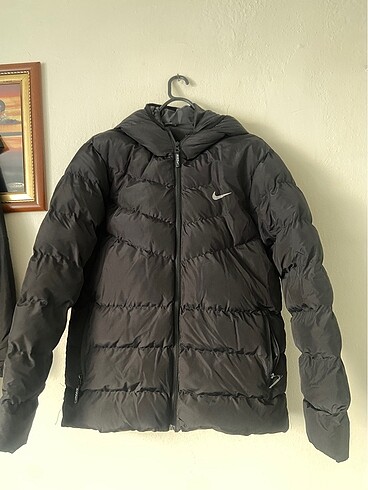 Nike Mont