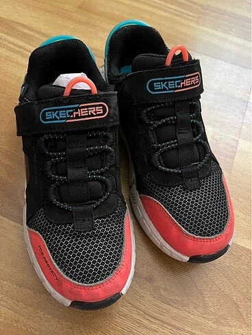 34 Beden skechers spor ayakkabı