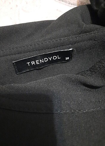 Trendyol & Milla Trendyolmilla taş düğme detaylı yırtmaçlı elbise