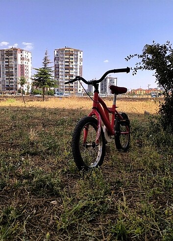 İkinci el çocuk bisikleti 16 jant kırmızı renk markası Herkül Pe