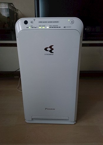 Beyaz Daikin Hava Temizleyici ve Nemlendirici