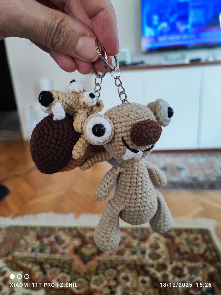 AMİGURUMİ SİD ve AMİGURUMİ SCRAT ANAHTARLIK - Görsel 3