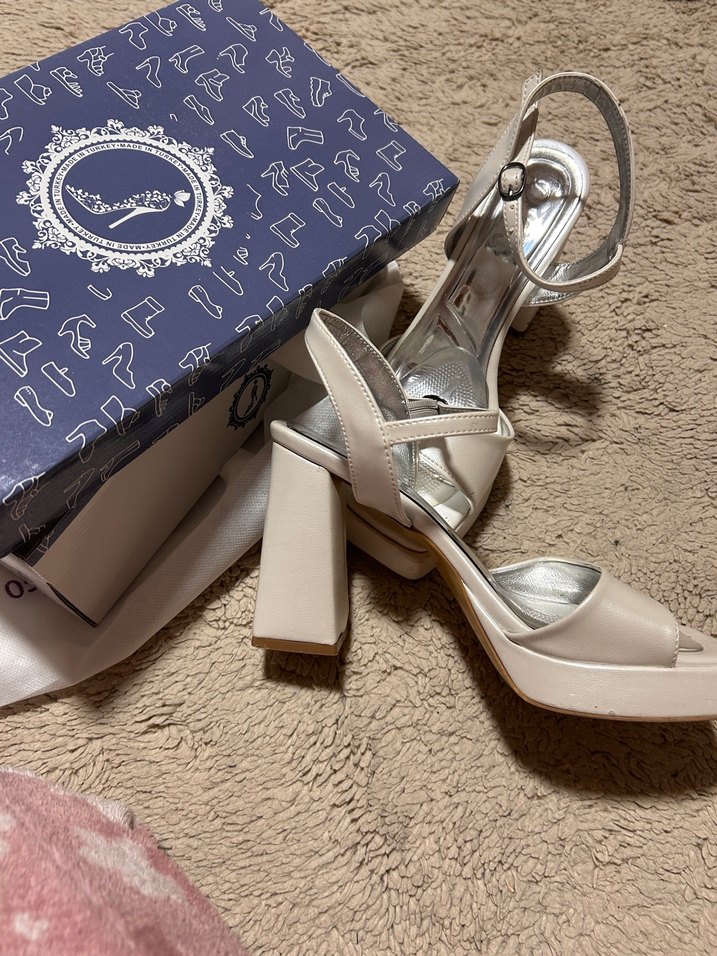 Sedefli Beyaz Platform Topuklu Tokalı Gelin Ayakkabı - Görsel 2