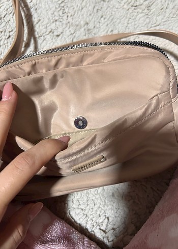 Orijinal Pull Bear Bej Kadın Fermuarlı Çapraz Çanta - Görsel 3
