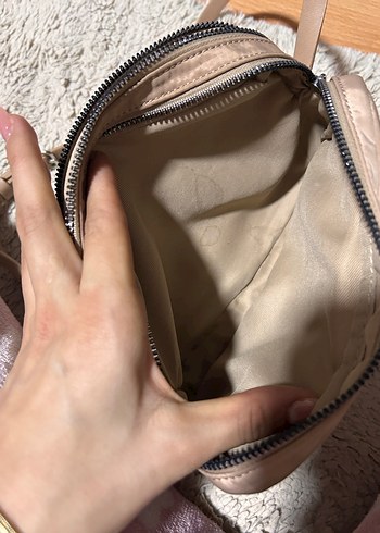 Orijinal Pull Bear Bej Kadın Fermuarlı Çapraz Çanta - Görsel 6
