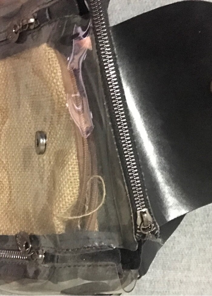 Siyah Çanta - Görsel 2