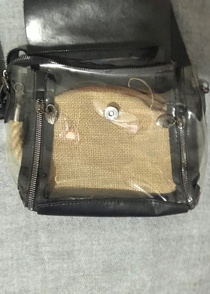 Siyah Çanta - Görsel 4