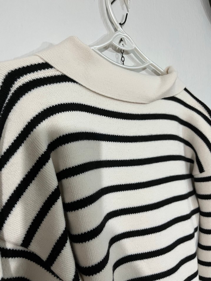 V Yaka Çizgili Triko Kadın Kazak - Görsel 2