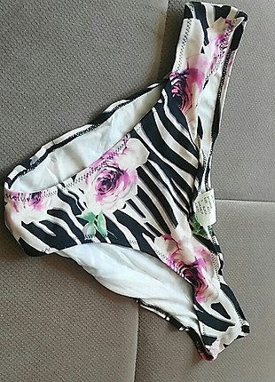 külot bikini üstü yoktur
