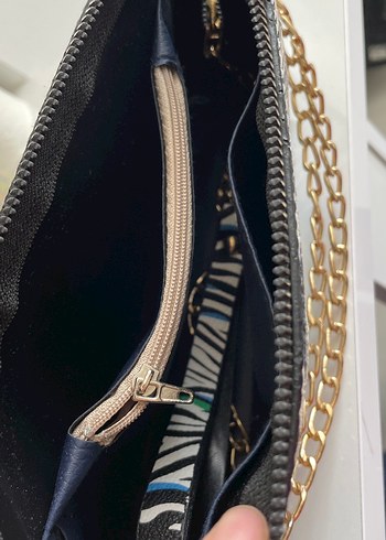 Zebra Desenli Zincir Detaylı Kadın Çanta - Görsel 3