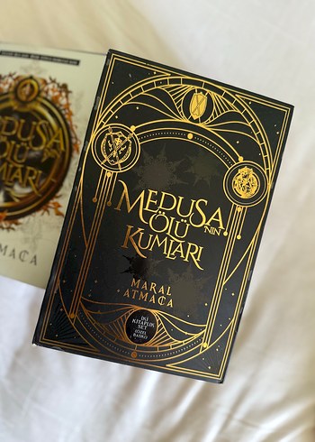  Medusa'nın Ölü Kumları 1-2 Kitap Seti