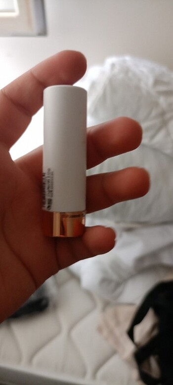 Essence kahve ruj