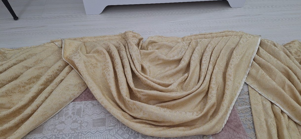 İşlemeli Bej Parlak Fon Perde - Görsel 2