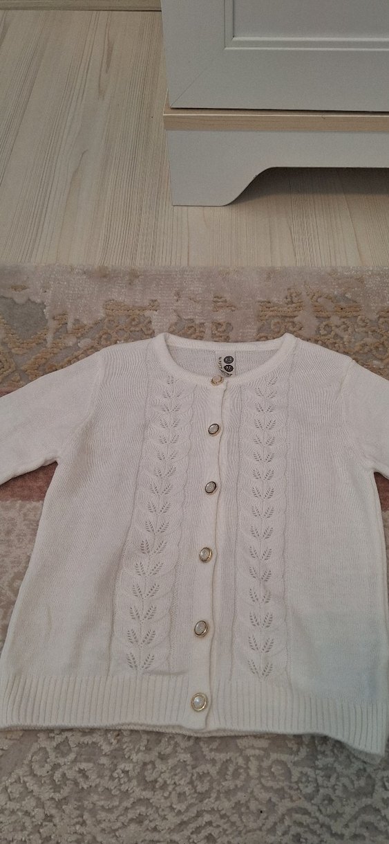 Kız Çocuk Beyaz Örgü Hırka - Görsel 3