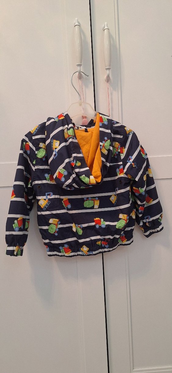 Renkli Desenli Kapüşonlu Erkek Çocuk Yağmurluk - Görsel 2