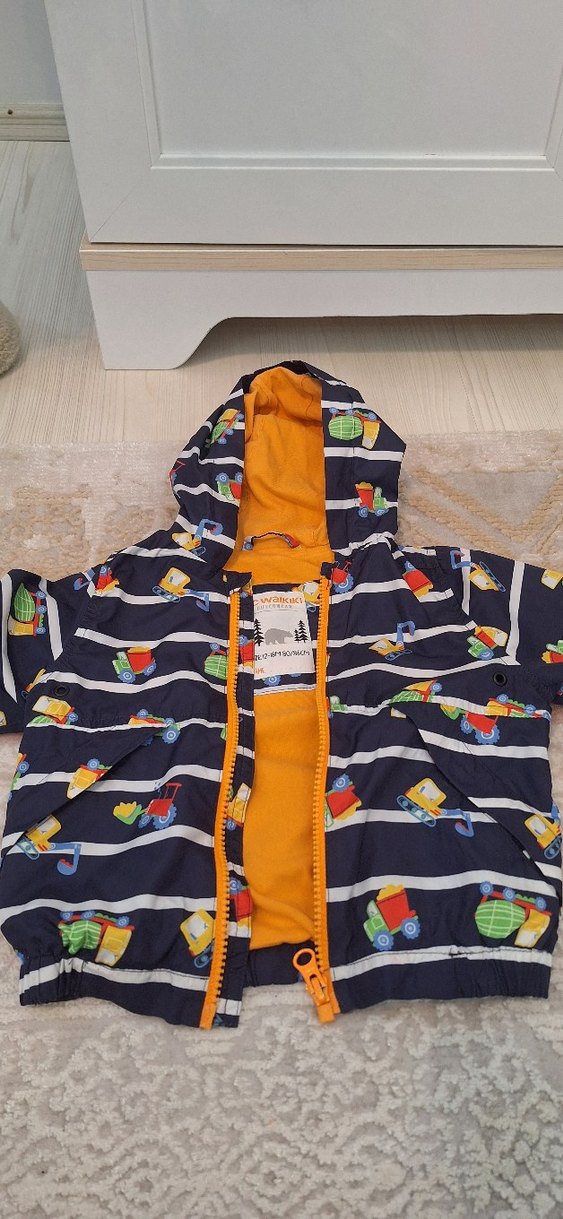 Renkli Desenli Kapüşonlu Erkek Çocuk Yağmurluk - Görsel 4