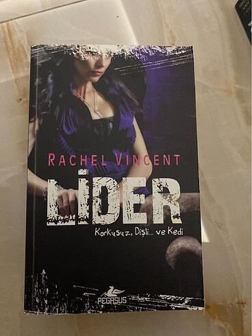 Beden Renk Kaçak Serisi Rachel Vincent