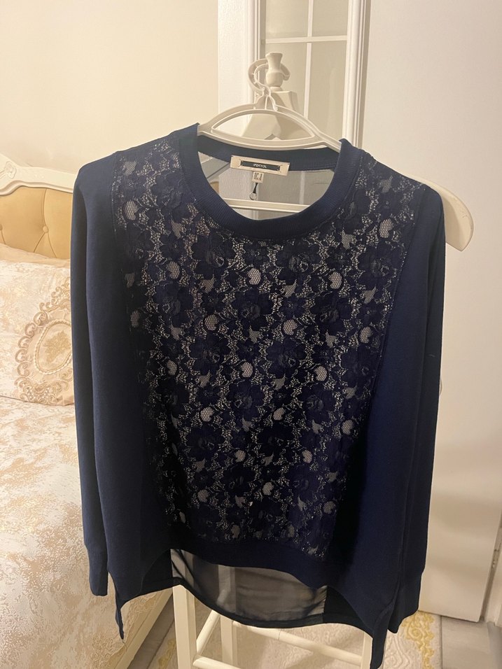 Dantel Detaylı Mavi Bluzu - Görsel 4