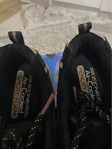 38,5 Beden Skechers spor ayakkabı