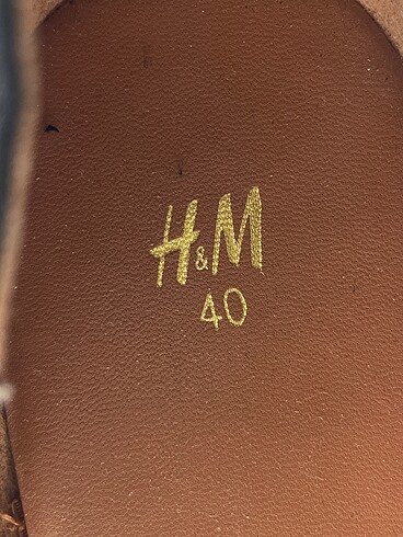 40 Beden siyah Renk H&M Babet %70 İndirimli.