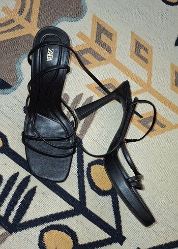 Zara Zara Siyah Deri Stiletto Sandalet