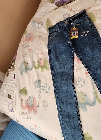 Kiz çocuk Jean Yeni etiketli 15 yas