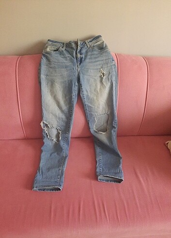 28 Beden Yırtık Jean