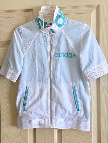 Adidas kısa kollu eşofman üstü