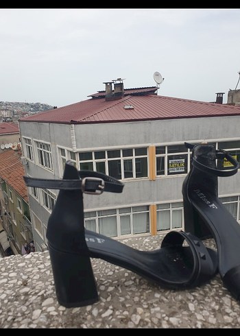 39 Beden siyah Renk Siyah Parlak Tokalı Blok Topuklu Kadın Ayakkabı