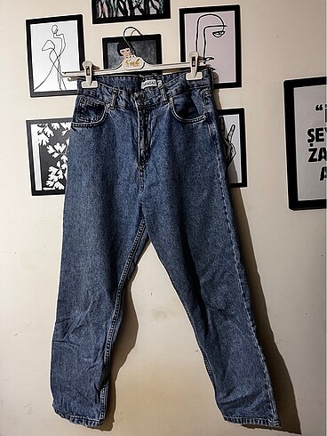 Kot mom jeans