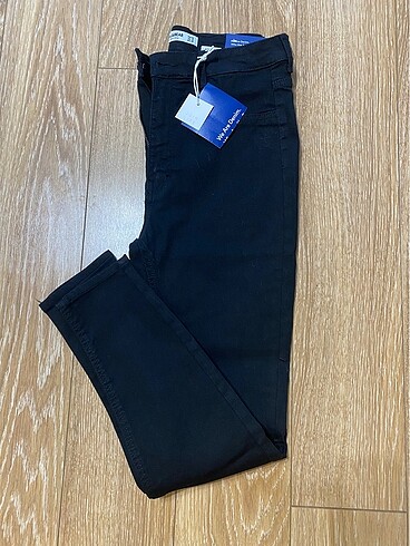 32 Beden Pull&Bear Sıfır Etiketli Denim Kot Pantolon